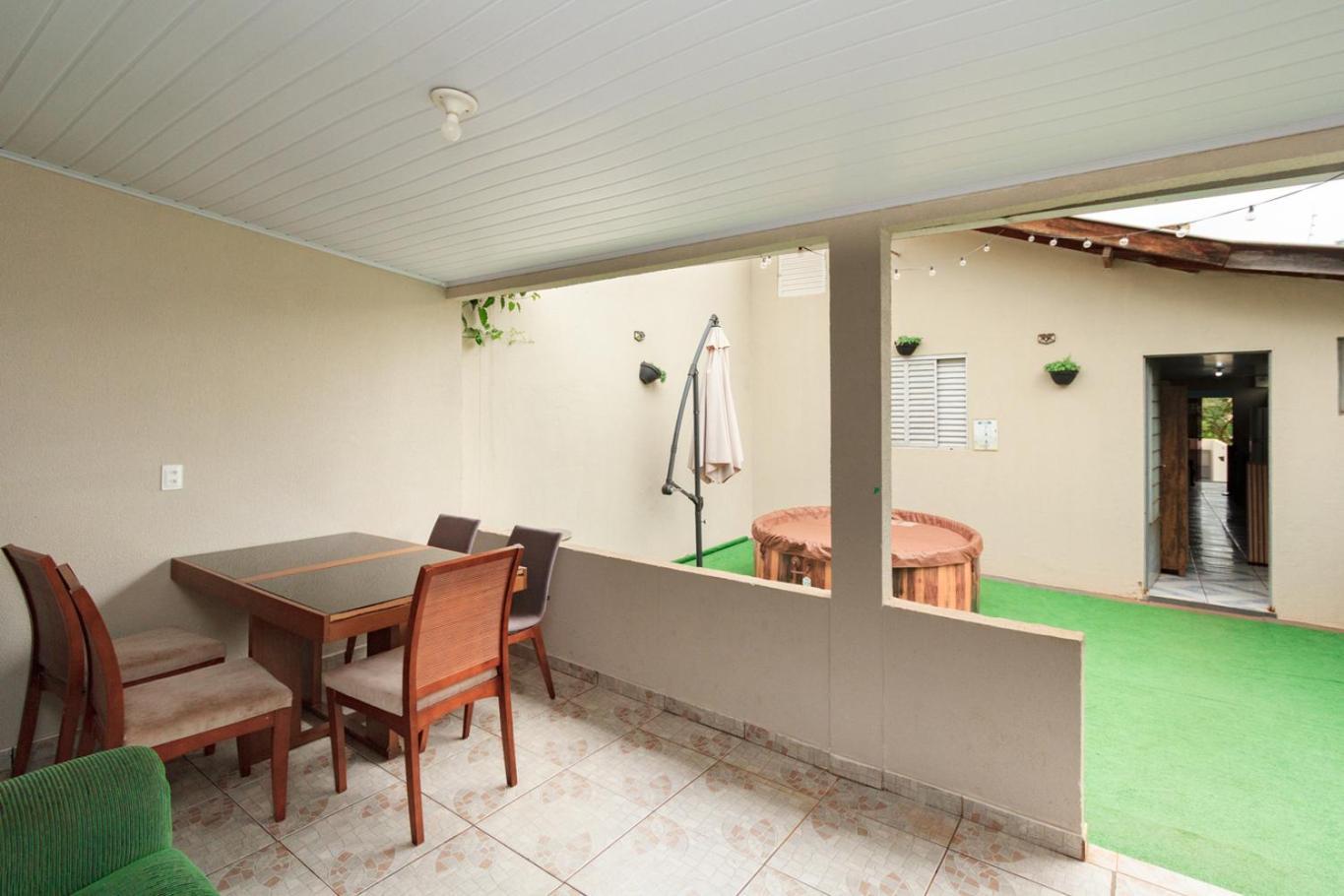 Casa Com Wi-fi, Jacuzzi, Garagem E Petfriendly Londrina